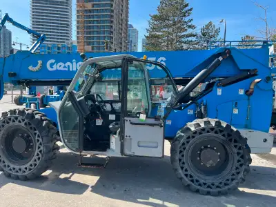 Excellent condition Genie 10,000 lbs telehandler w/ full cab. This unit has always been well maintai...
