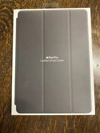 Brand new Genuine Apple iPad Pro 10.5" Leather Smart Cover Black Apple Leather Smart Cover for 10.5-...