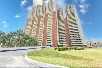 Commuters and nature lovers alike will appreciate the strategic location of this oversized 2-bedroom...