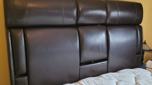 Basse de lit queen avec haut parleurs intégré s dans Lits et matelas  à Laval/Rive Nord - Image 3