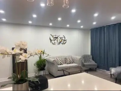 *****Fully Renovated Condo Townhome in Great Convenient Location of Mississauga***** Close to shoppi...