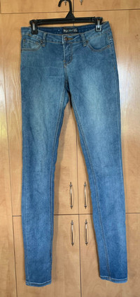 8 Jeans ET pantalons Alloy Apparel et Spoon Jeans (longueur 35