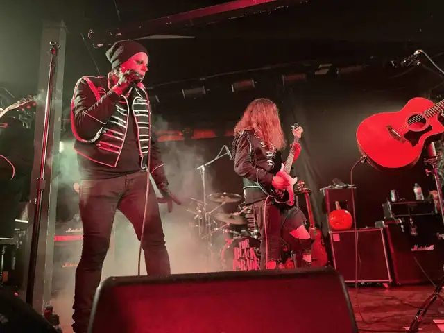 Beginner Guitar Lessons – Learn From a Live Performing Musician!64578851997570121