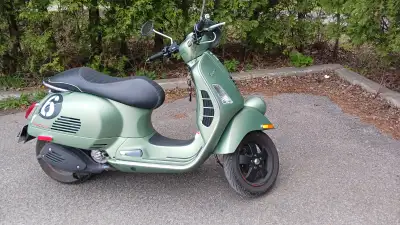 vespa scooter sei giorni 300 cc 120 km/hr vert