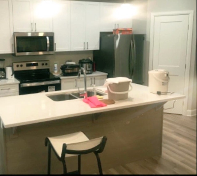 Davenport, Kingston looking for roommates Room Rentals & Roommates