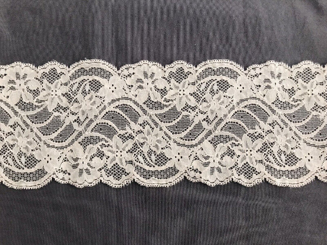 3.5" x 1.1 yds Elastic Lace Trim Floral Stretch Peach in Hobbies & Crafts in City of Toronto - Image 4