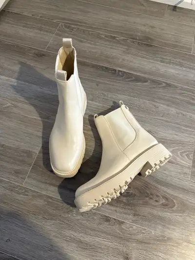 women’s boots , View more