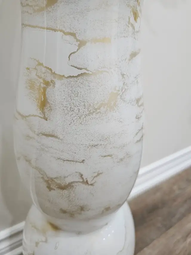 Pair of Franco Design Glass Vase, White and Gold, Italian Made in Home Décor & Accents in Mississauga / Peel Region - Image 5