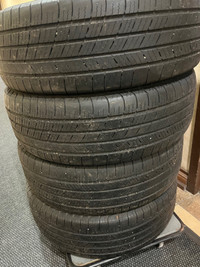 Set of 4 Michelin 205/65 r16 all season tires