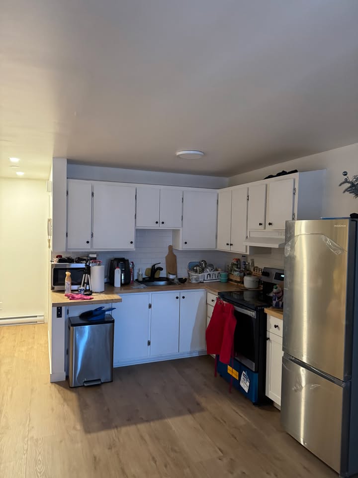 **un mois gratuit** Studio 2 1/2 Laval style loft rénové 4