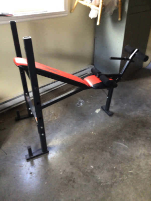 Weight bench in Exercise Equipment in Bedford - Image 2