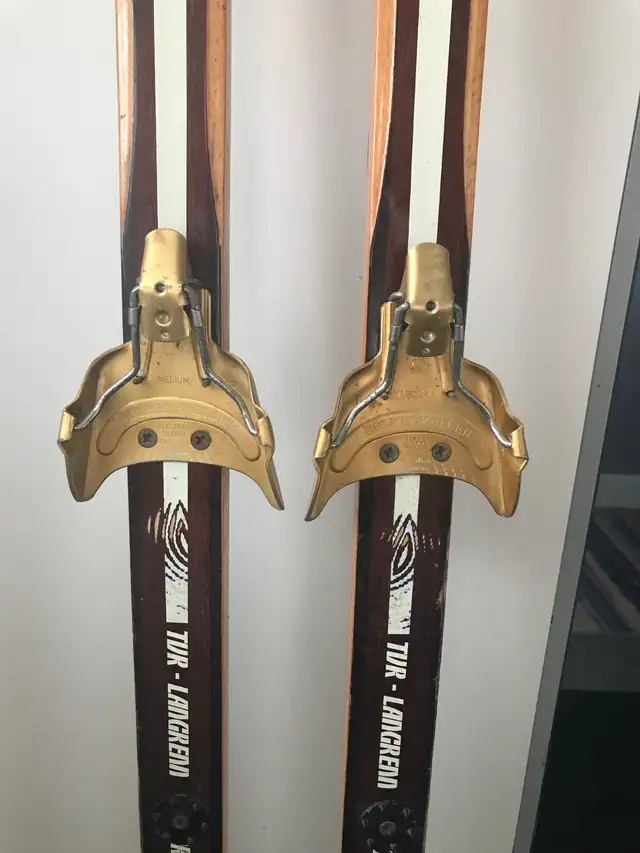 Beautiful wooden skis in Ski in Ottawa - Image 3
