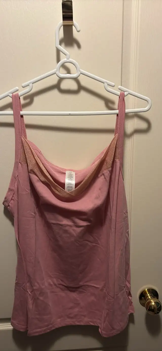 Women’s 2x camisoles sleeveless tops buy more save more in Women's - Tops & Outerwear in Oshawa / Durham Region - Image 3