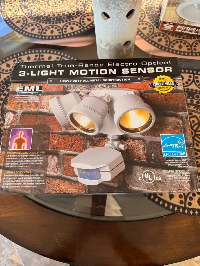 EML Thermal True-Range 3-Light Motion Sensor Security Light | Outdoor ...