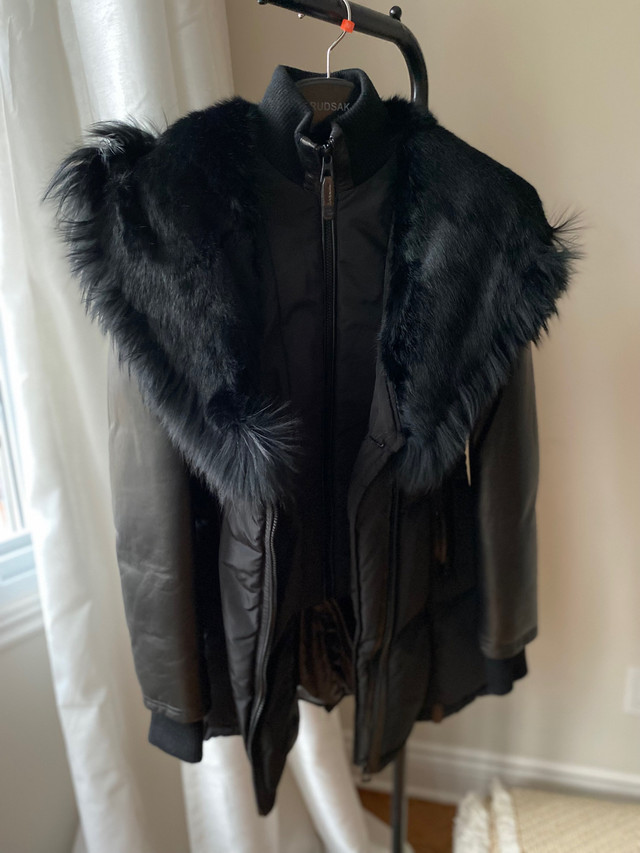 Rudsak (Grace) back down coat with leather sleeves dans Femmes - Hauts et vêtements d'extérieur  à Ville de Montréal - Image 3