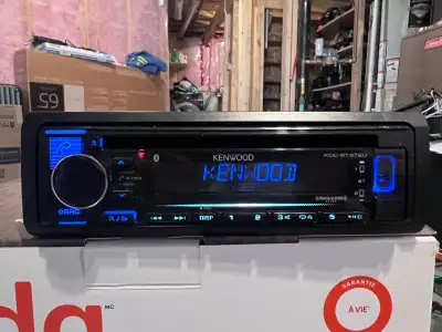 Kenwood KDC-BT372U CD receiver with AM/FM tuner Kenwood Remote App lets you control receiver setting...
