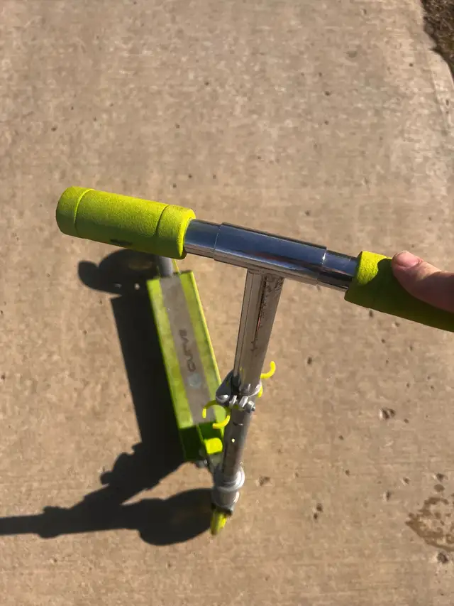 Curve Scooter517162793152686081