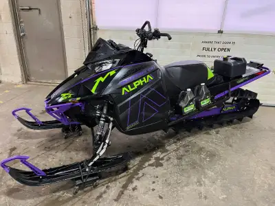 -Like New, never ride it. -Only 393kms / 19.4 hours -Ice Age Elevate Kit -Fox Float QS3 shocks -GGB...