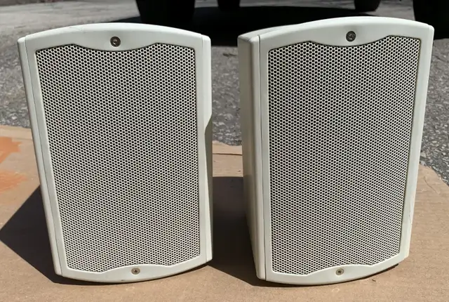 Tannoy Di5 Speakers (pre-owned) - $120 in Speakers in Markham / York Region - Image 2