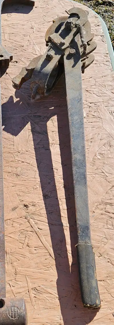 ⭕✅ Pickup location - Pipestone Alberta ✅⭕ Antique Wire Stretcher Used condition Please call, not tex...