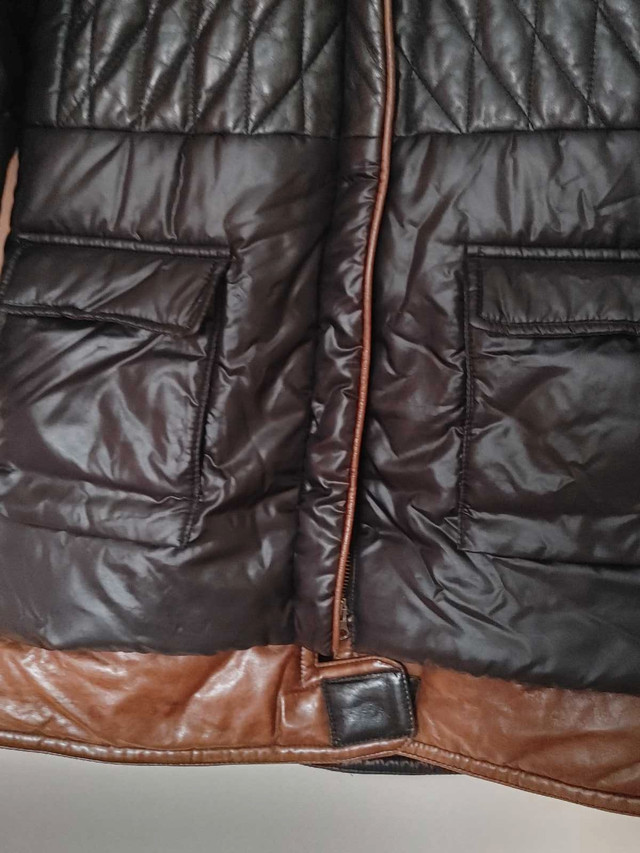 Manteau d'hiver brun comme neuf dans Femmes - Hauts et vêtements d'extérieur  à Lévis - Image 3