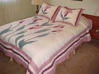 BEDSPREAD AND SHAMS