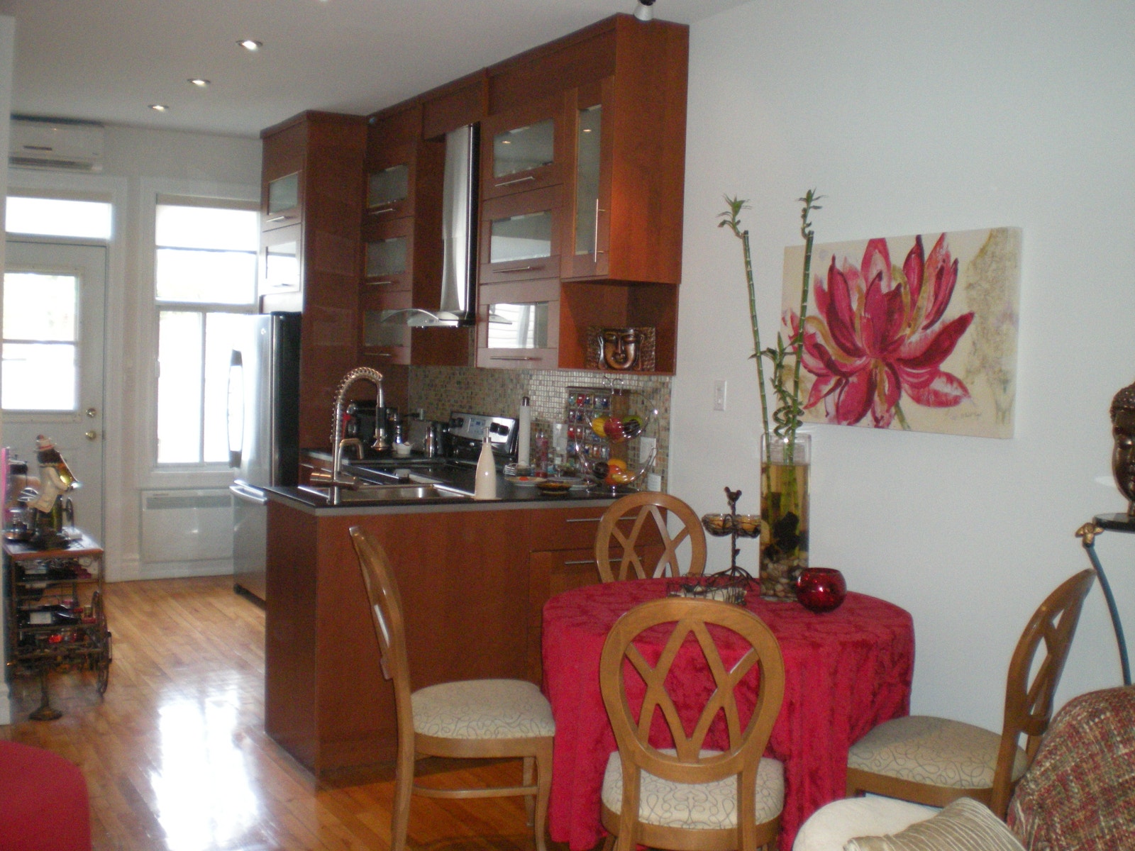 APPARTEMENT -3-1/2 - STYLE LOFT - SECTEUR ROSEMONT — photo 1