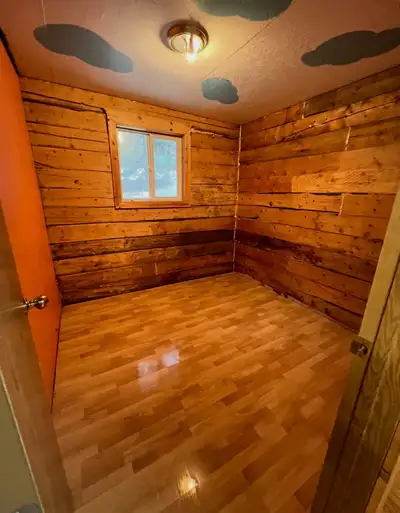 3 Beds 1 Bath - House Whitehorse, YT, Canada Posting on behalf of family members (please don’t messa...