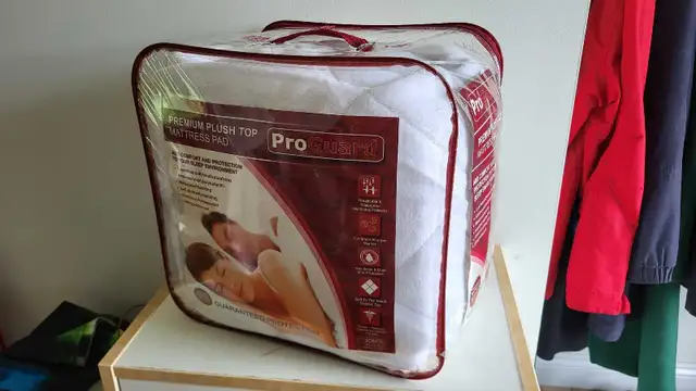 King Bed Mattress Protector & 2 King Pillow Protectors in Bedding in Gatineau - Image 3