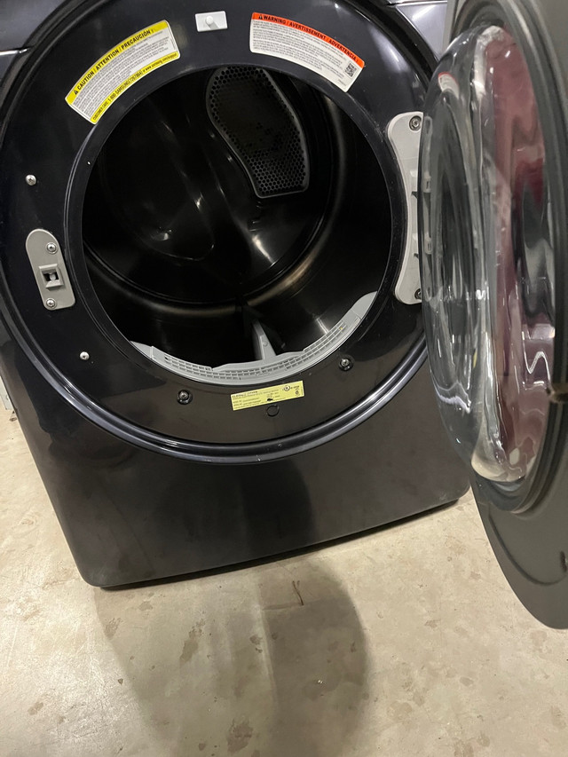  Dark gray Samsung front load electric dryer in Washers & Dryers in Stratford - Image 4
