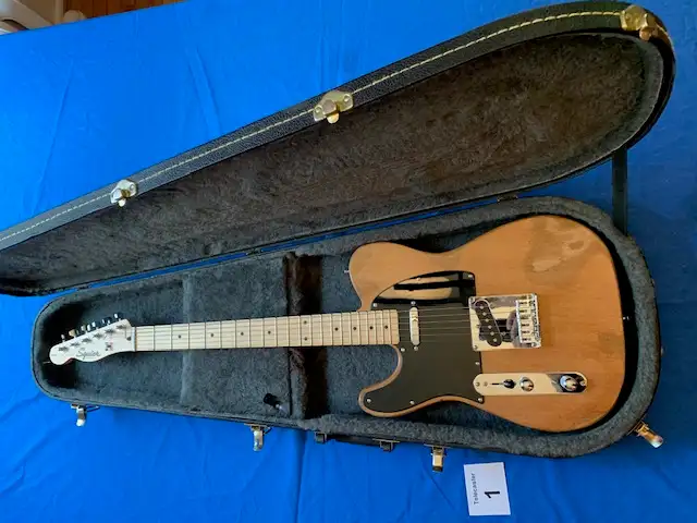 1   Fender Squier Telecaster Road Worn Lefty in Guitars in Ottawa - Image 2