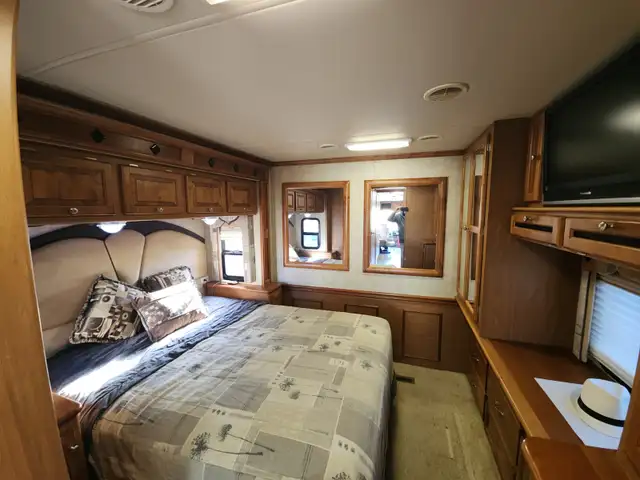 2008 Tiffin allegro bay 35 tsb in RVs & Motorhomes in Longueuil / South Shore - Image 11
