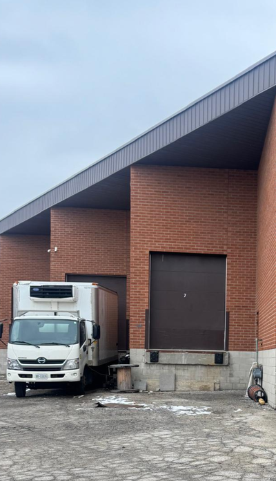 - 2200 Sq.ft - truck dock levell -Large shipping / receiving bay door at the back of the premises. -...