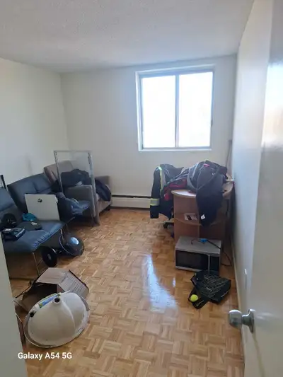 Well kept 2 bedroom apartment with 1 bedroom available for rent the room is spacious, unfurnished, i...