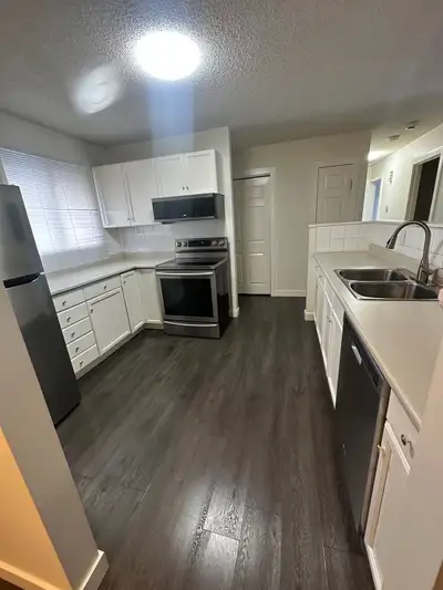 3 Bedroom Main Level Marlborough Park NE