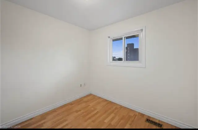 3 bedroom semi for rent in Long Term Rentals in Kitchener / Waterloo - Image 6