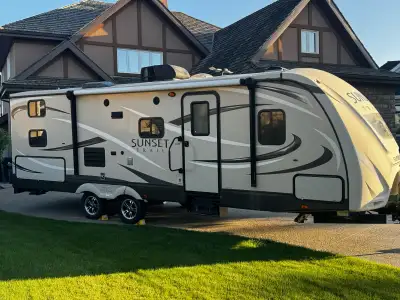 Key Features: Lightweight & Towable: Approx. 5,400 lbs dry weight. Payload Capacity 2,248 lbs. GVWR...