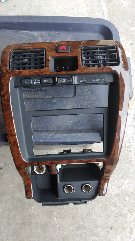 2000 Toyota 4runner Limited false wood dash/console trim set in Other Parts & Accessories in Hamilton
