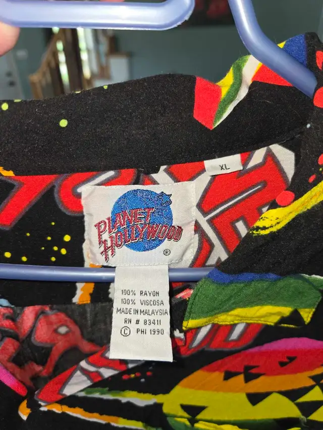 Vintage Planet Hollywood Hawaiian Shirt Size XL in Men's in Charlottetown - Image 4