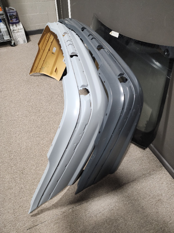 NEW MERCEDES W220 REAR BUMPER 98-05 S500/S600/S55 AMG–2208850425 in Auto Body Parts in Oakville / Halton Region - Image 4