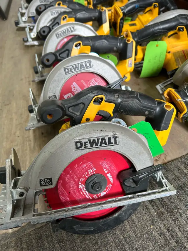DEWALT 6-1/2-Inch 20V MAX Circular Saw, Tool Only (DCS391B)63240675507203121