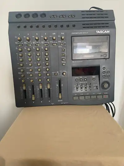 Tascam Portastudio 424 MKII, View more