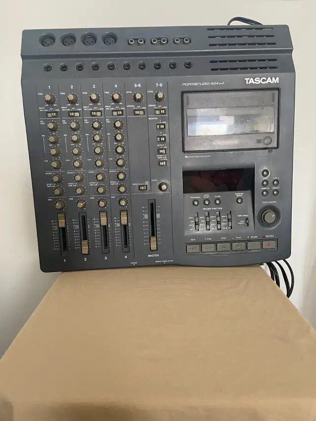 Tascam Portastudio 424 MKII in Pro Audio & Recording Equipment in City of Toronto - Image 2