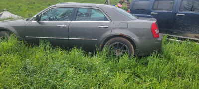 Chrysler 300 2010 obo or part out 
