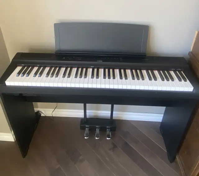 Yamaha P121 73 Key Digital Piano with Stand and stool in Pianos & Keyboards in Calgary - Image 4