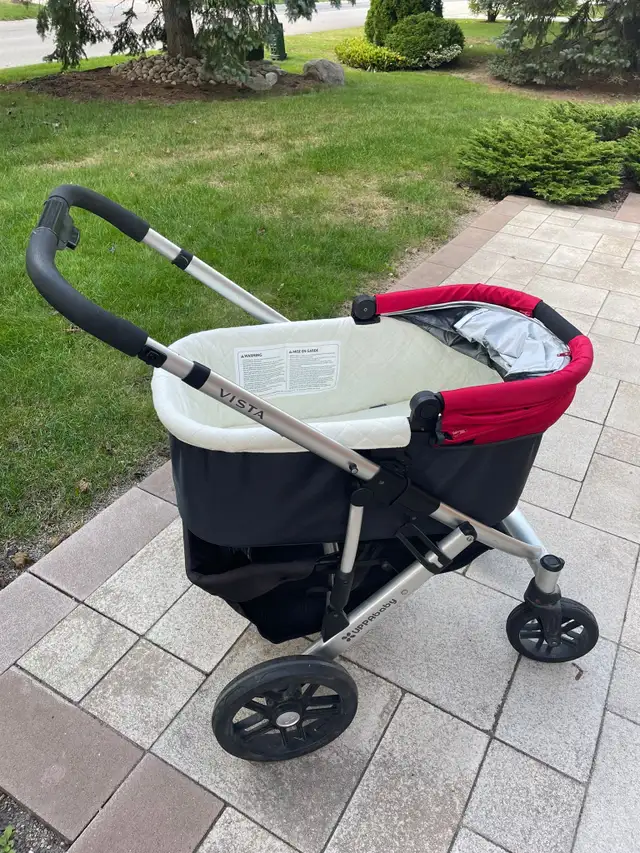 2013 Uppababy Vista Stroller, bassinet, and accessories in Strollers, Carriers & Car Seats in Mississauga / Peel Region - Image 5