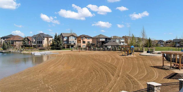 GORGEOUS 2 BDRM CONDO - OKOTOKS