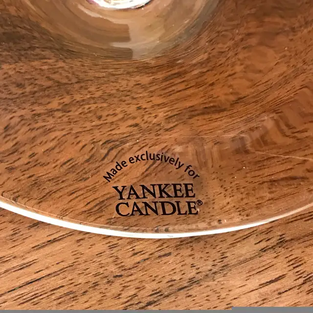 Pair of Yankee Candle Floating Candle Holders in Home Décor & Accents in Ottawa - Image 4