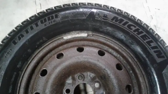 Winter Tires Michelin 235/70/16 in Tires & Rims in Laval / North Shore - Image 4