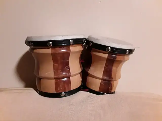 Native Rattle/Dream catcher/Bongo Drum set in Drums & Percussion in Ottawa - Image 10